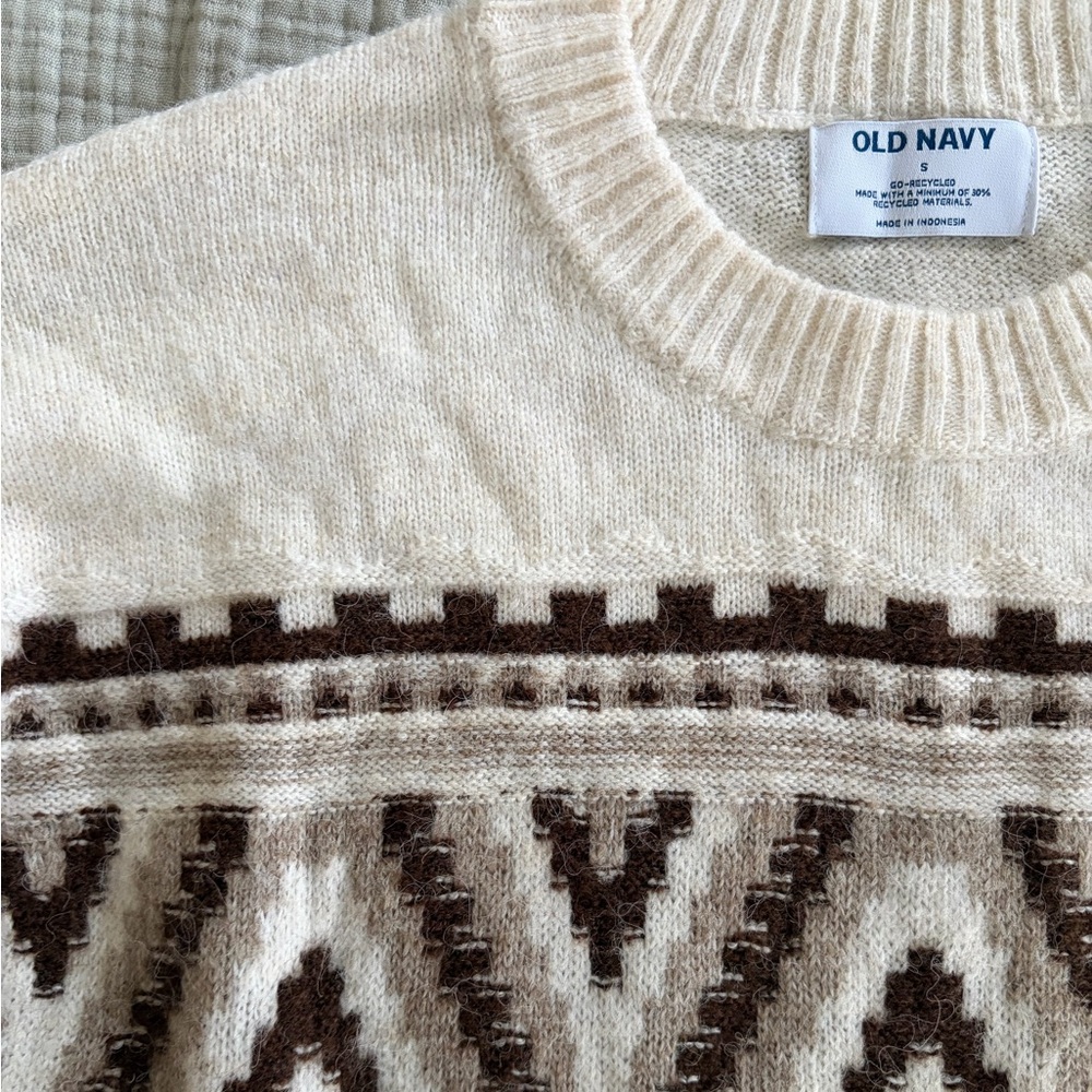 Old Navy Women's Cream and Brown Sweater